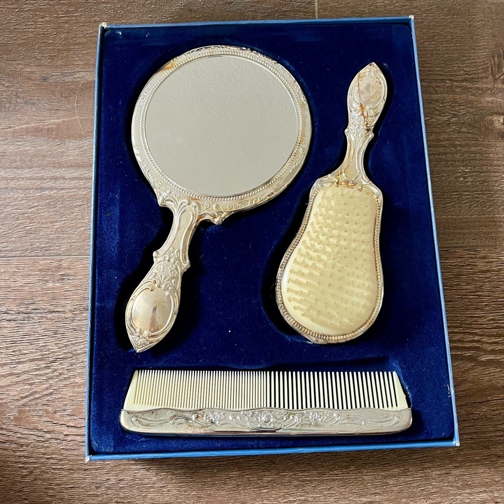 Vintage Silver-Plated Mirror Brush Comb Vanity Dresser 3-Piece Set - Picture 5 of 11